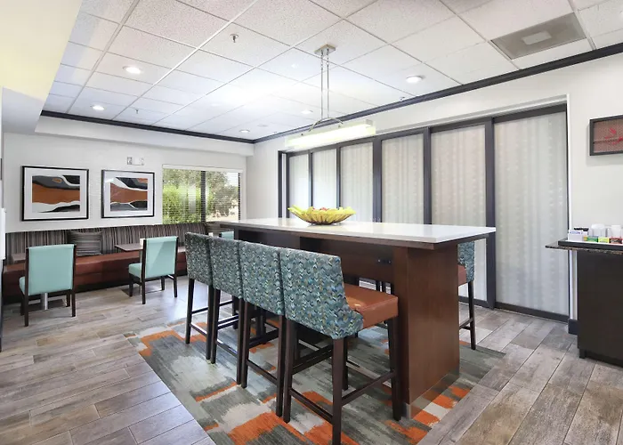 Hotel Hampton